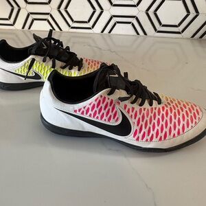 These are Nike MagistaX Proximo IC from Nike.